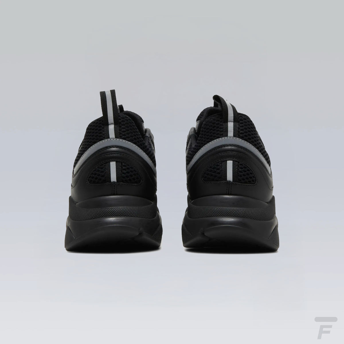 B22 Black Silver
